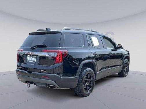 2023 GMC Acadia AWD AT4