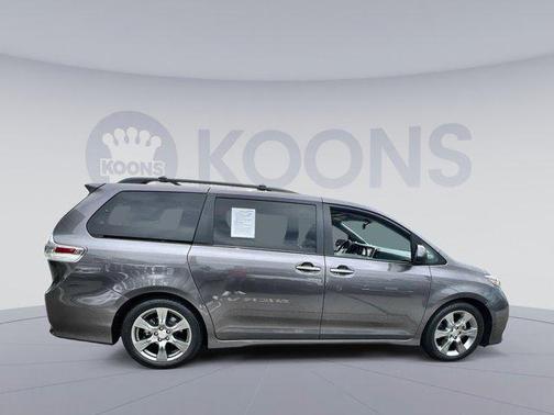 2017 Toyota Sienna SE Premium