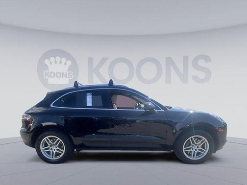 2021 Porsche Macan Base