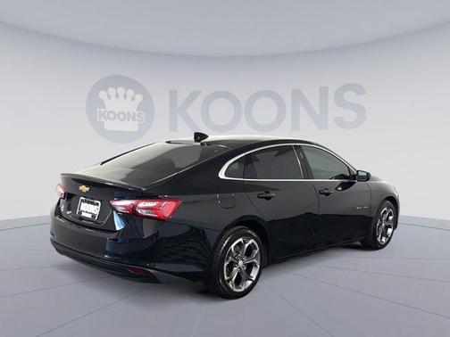 Mosaic Black Metallic 2022 Chevrolet Malibu FWD LT