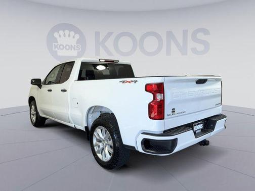 Summit White 2023 Chevrolet Silverado 1500 Custom