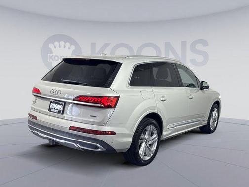 2021 Audi Q7 45 Premium Plus