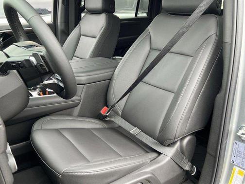 2025 Chevrolet Suburban 4WD Z71