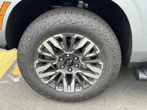 2025 Chevrolet Suburban 4WD Z71