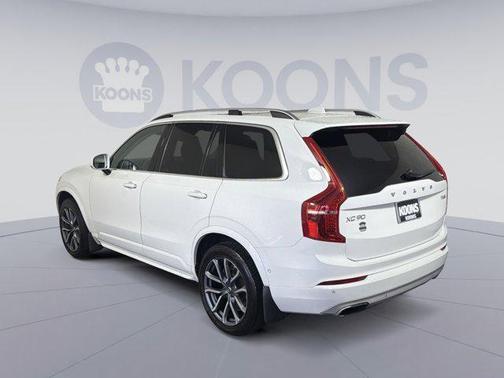 2017 Volvo XC90 T6 Momentum