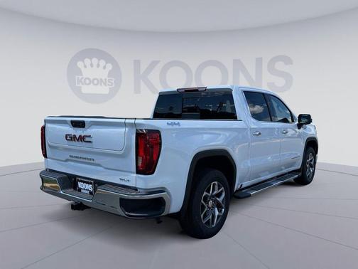 Glacier White Tricoat 2026 GMC Sierra 1500 SLT