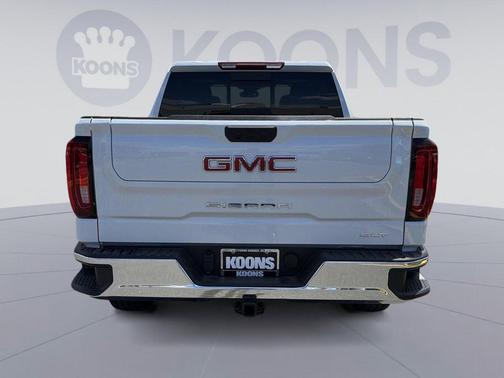 Glacier White Tricoat 2026 GMC Sierra 1500 SLT