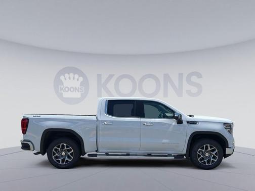 Glacier White Tricoat 2026 GMC Sierra 1500 SLT