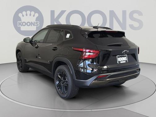 Mosaic Black Metallic 2026 Chevrolet Trax FWD ACTIV