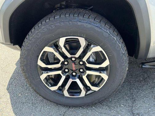2025 GMC Canyon Base