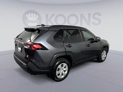 2020 Toyota RAV4 LE