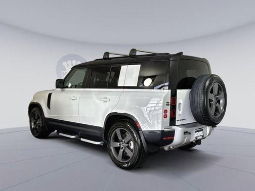 2025 Land Rover Defender 110 P300
