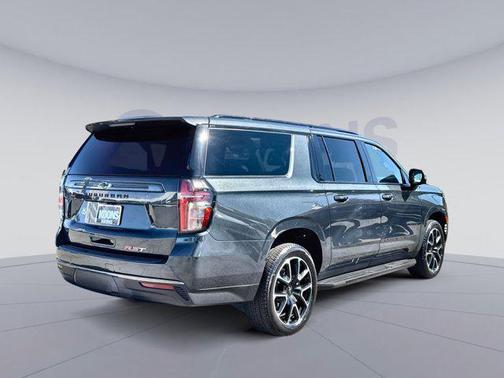 2022 Chevrolet Suburban RST