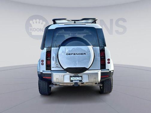 2024 Land Rover Defender 110 P300