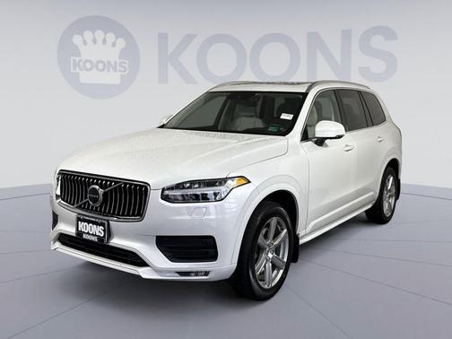 Crystal White Metallic 2022 Volvo XC90 T6 Momentum