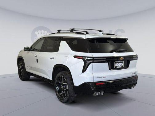 Polar White Tricoat 2026 Chevrolet Traverse High Country