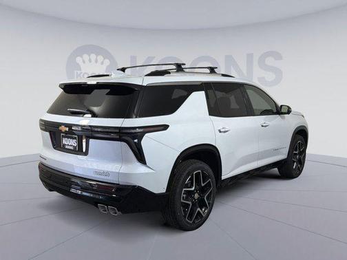Polar White Tricoat 2026 Chevrolet Traverse High Country