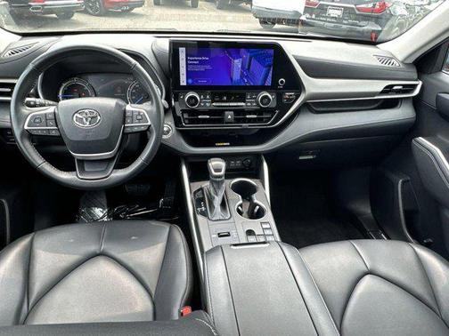 2023 Toyota Highlander Hybrid XLE