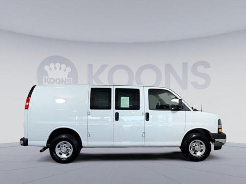 Summit White 2024 Chevrolet Express 2500 Work Van