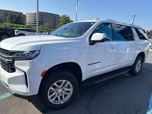 2023 Chevrolet Suburban LS