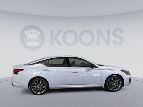 2023 Nissan Altima SR VC-Turbo FWD