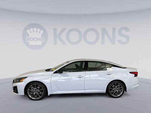 2023 Nissan Altima SR VC-Turbo FWD