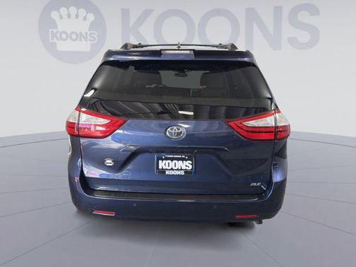 2018 Toyota Sienna XLE Premium