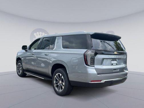 2025 Chevrolet Suburban LT