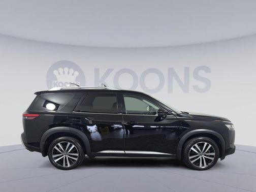 2023 Nissan Pathfinder Platinum 4WD