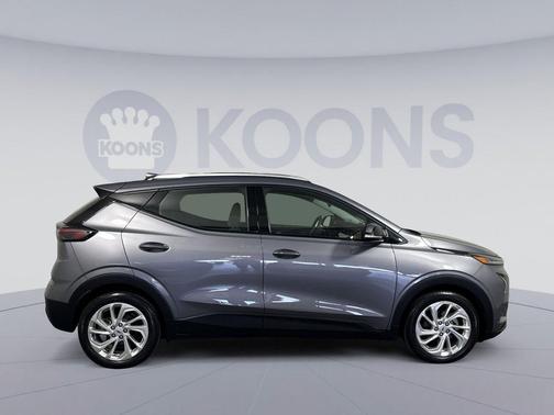 Gray Ghost Metallic 2023 Chevrolet Bolt EUV FWD LT