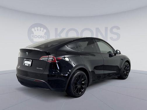 2024 Tesla Model Y Long Range Dual Motor All-Wheel Drive