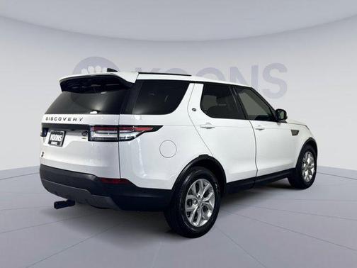 Fuji White 2020 Land Rover Discovery SE
