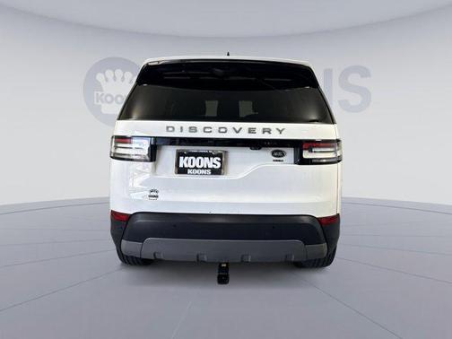 Fuji White 2020 Land Rover Discovery SE