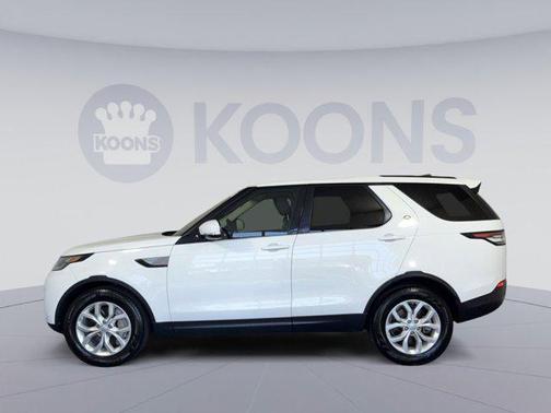Fuji White 2020 Land Rover Discovery SE