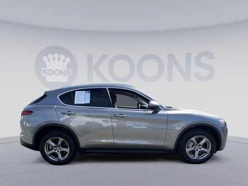 2021 Alfa Romeo Stelvio Base