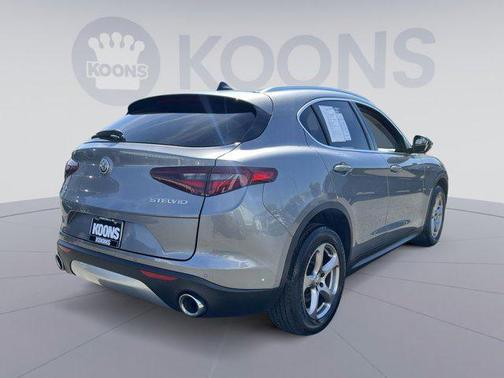 2021 Alfa Romeo Stelvio Base
