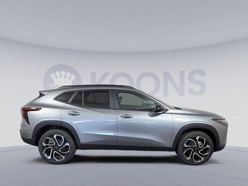 Sterling Gray Metallic 2026 Chevrolet Trax FWD 2RS