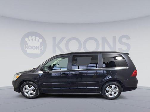 2011 Volkswagen Routan SE