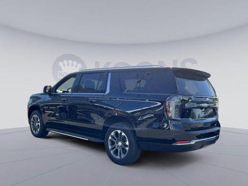 2025 Chevrolet Suburban LT