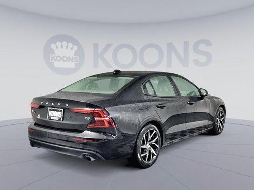 2020 Volvo S60 T5 Momentum