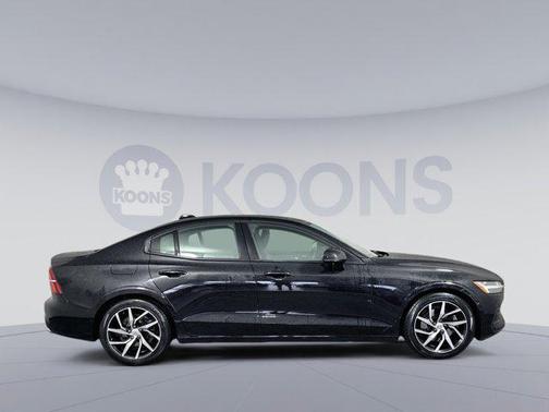 2020 Volvo S60 T5 Momentum