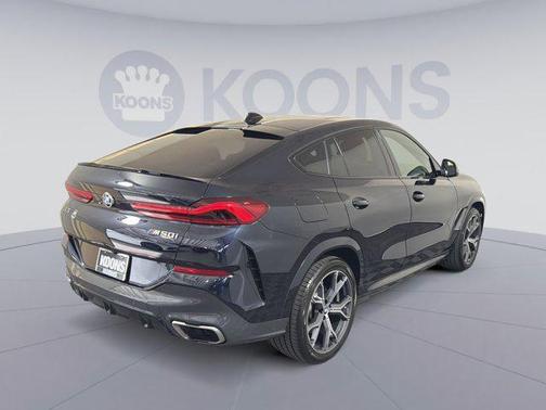 2022 BMW X6 M50i