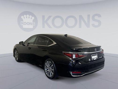 Obsidian 2021 Lexus ES 300h Base