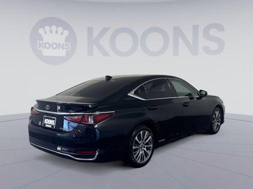 Obsidian 2021 Lexus ES 300h Base