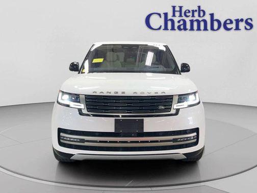 Ostuni White Metallic 2022 Land Rover Range Rover P400 SE