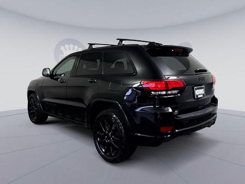 Diamond Black Crystal Pearlcoat 2017 Jeep Grand Cherokee Altitude