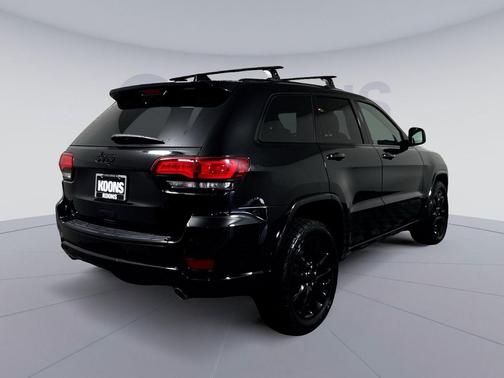 Diamond Black Crystal Pearlcoat 2017 Jeep Grand Cherokee Altitude