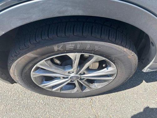 BALTIC SEA GREEN METALLIC 2019 Ford Escape SE
