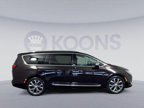 Dark Cordovan Pearlcoat 2018 Chrysler Pacifica Limited