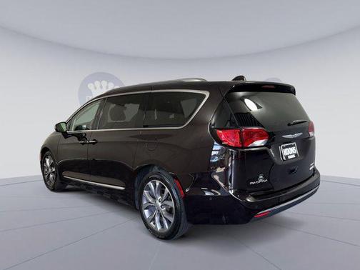 Dark Cordovan Pearlcoat 2018 Chrysler Pacifica Limited